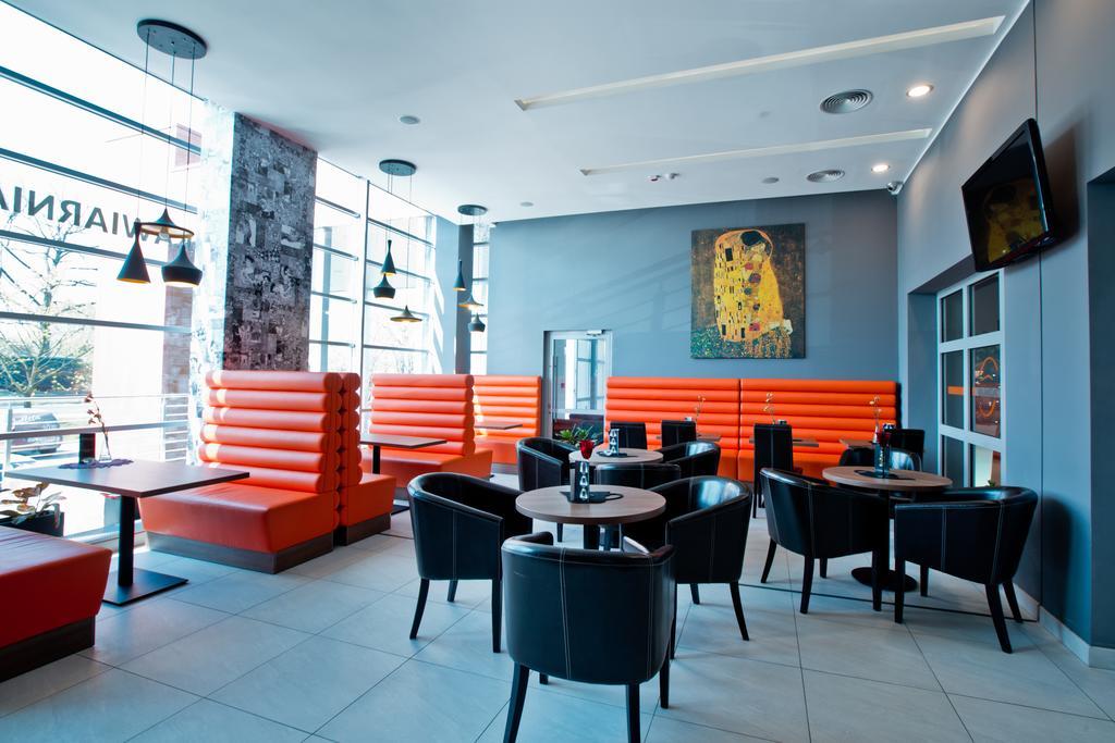 Hotel Europa Lubiń Extérieur photo