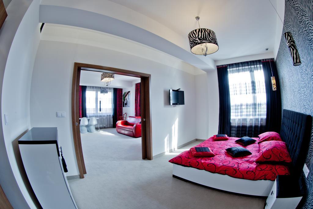 Hotel Europa Lubiń Extérieur photo