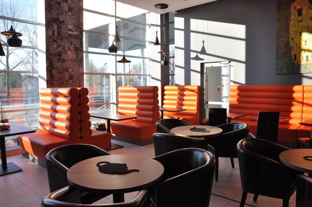 Hotel Europa Lubiń Extérieur photo